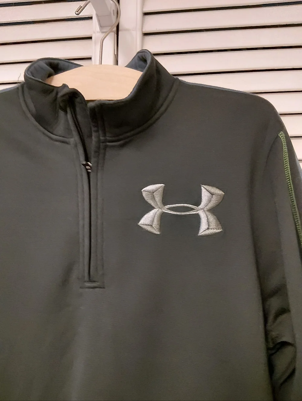 Under Armour Thermal Track Suit Set - Picture 3 of 13